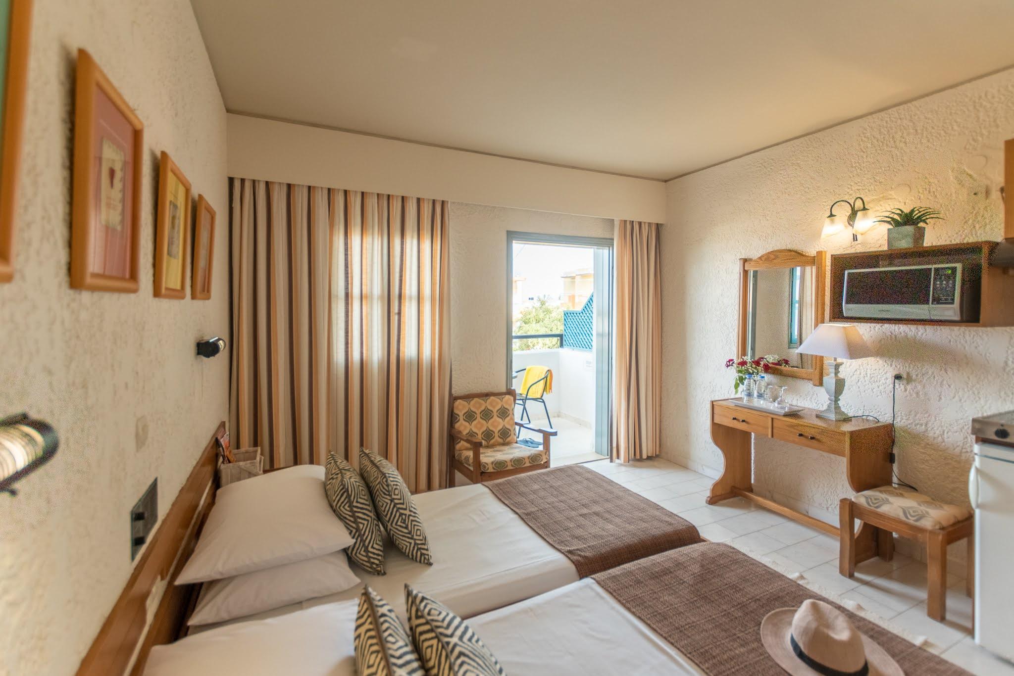 Dedalos Hotel 말리아 외부 사진