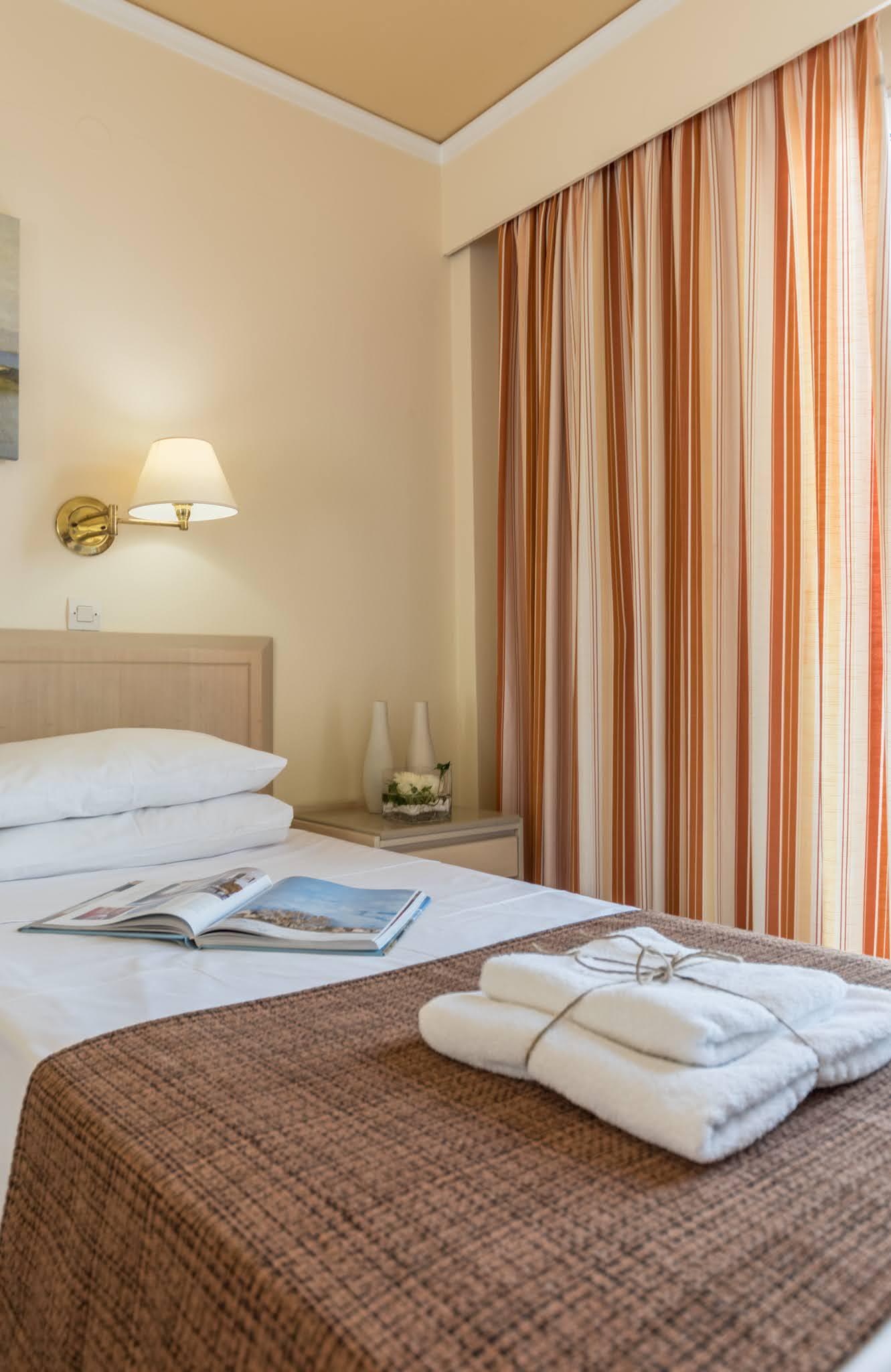 Dedalos Hotel 말리아 외부 사진